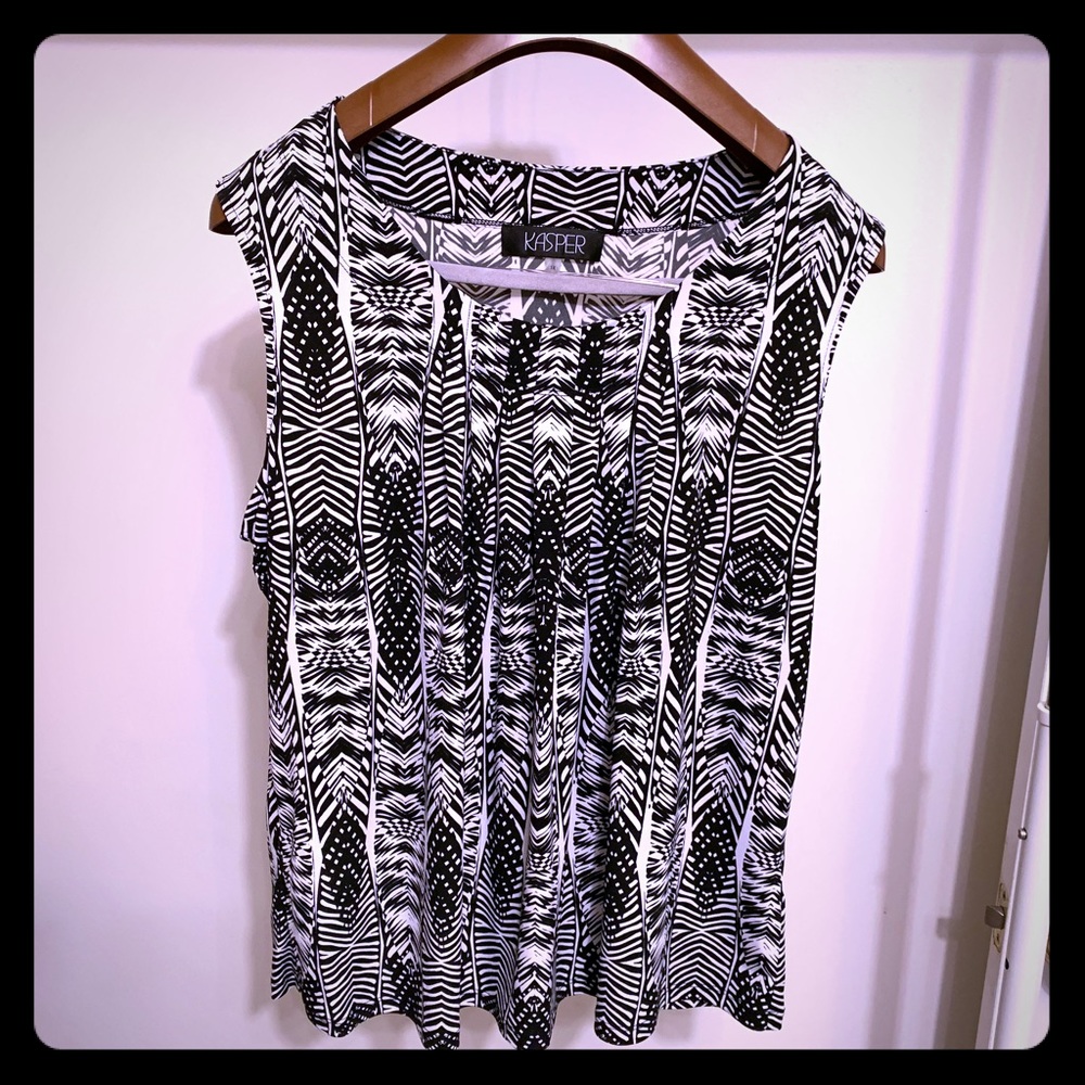 NWT/Kasper/women’s top/wit front raffles detail/1X